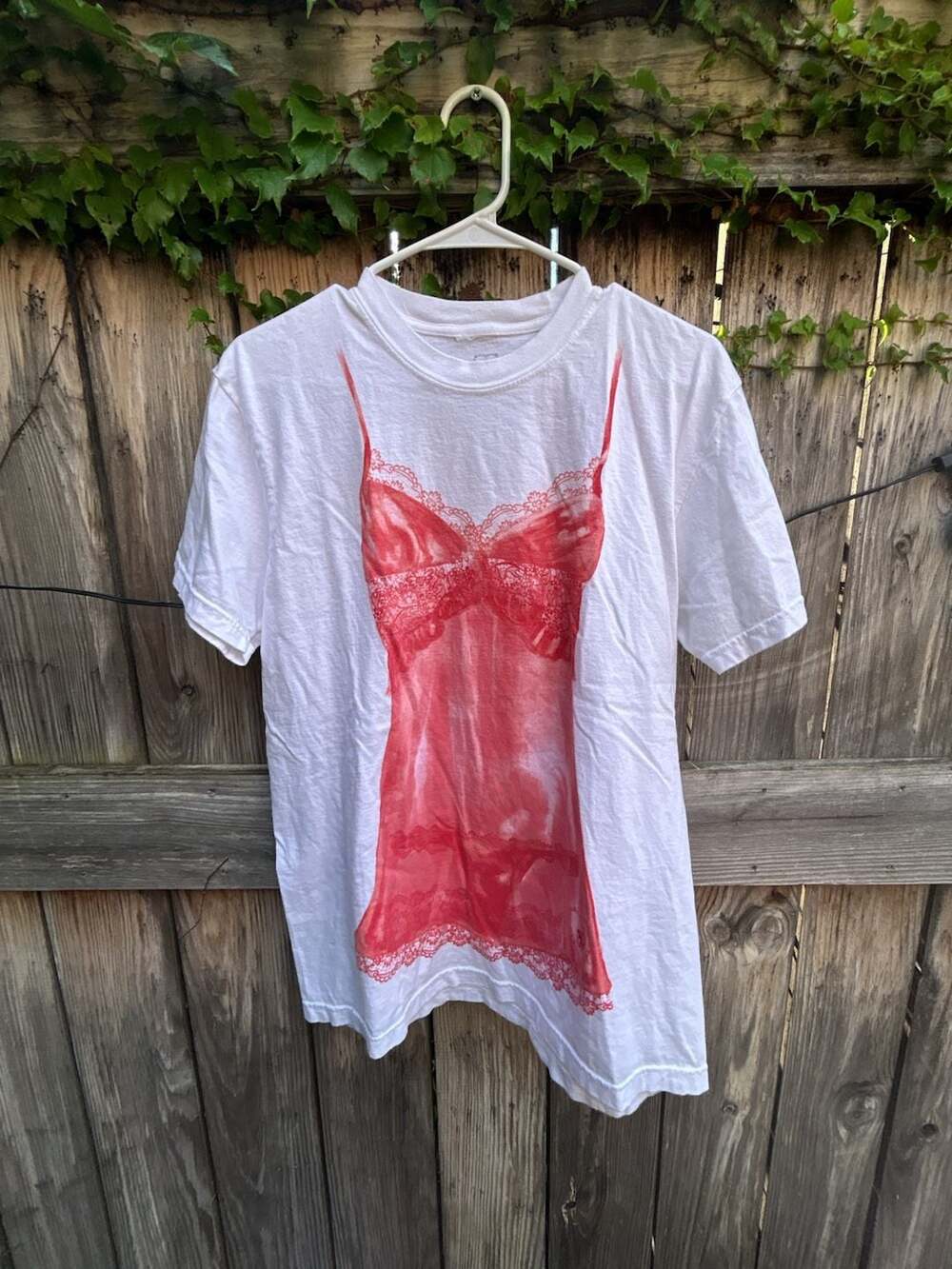 Sabrina Carpenter Short N Sweet Red Lingerie Graphic T-Shirt Size M